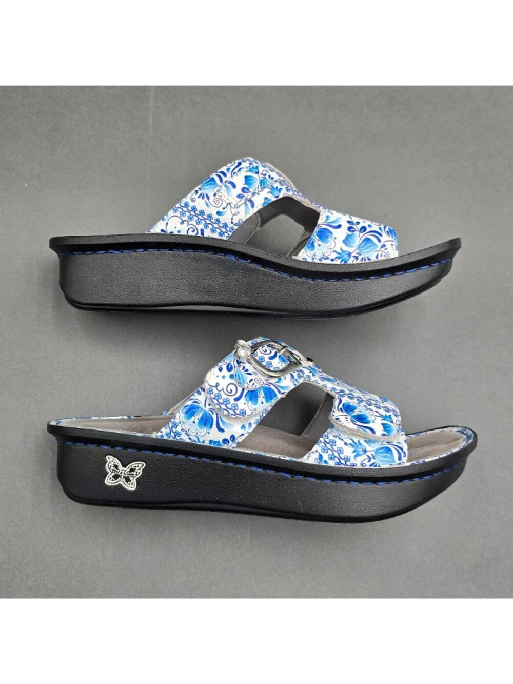 Alegria Peggy Wedge Slip On Sandals Size 37 Blue White Floral Rhinestone Buckle - Picture 5 of 12